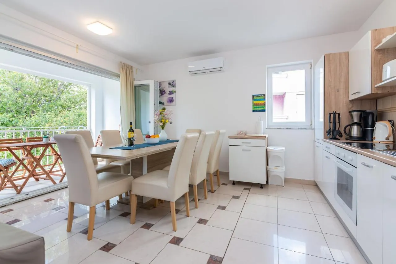 Apartment Lovorka 5 Baska