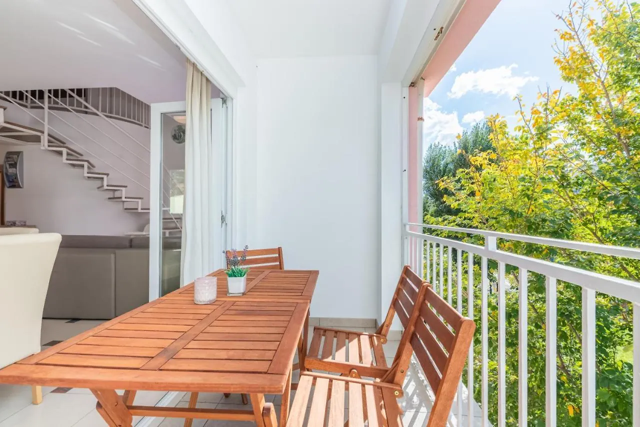 Apartment Lovorka 5 Baska  0*, Baska (Krk) Croatia