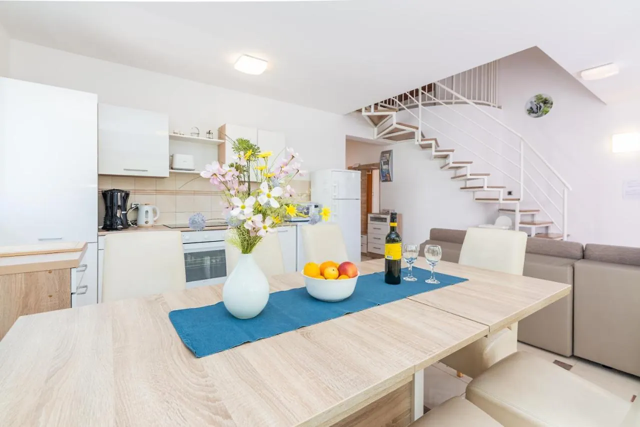 Apartment Lovorka 5 Baska