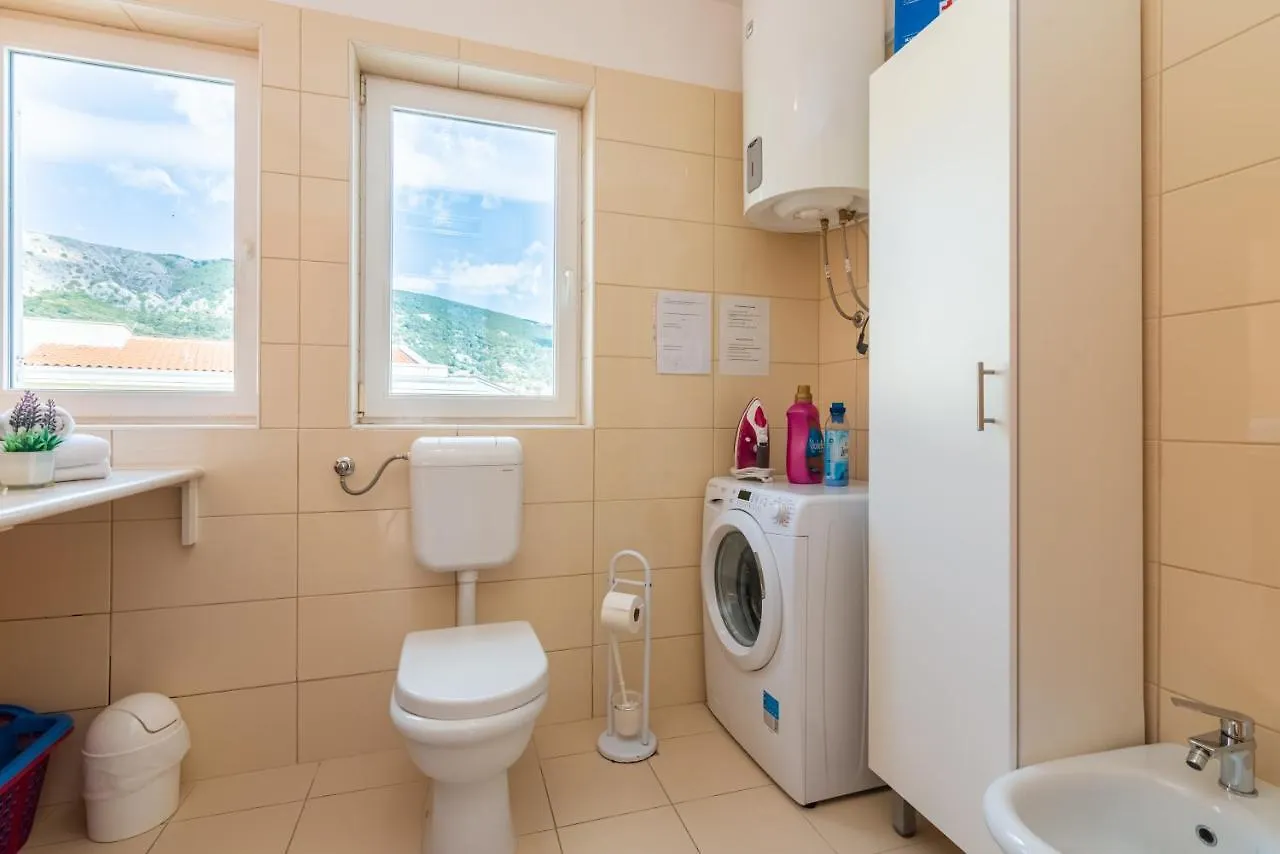 Apartment Lovorka 5 Baska  Croatia